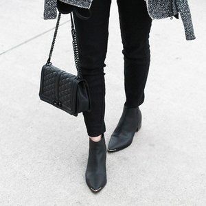 EUC Black Marc Fisher LTD Yale Chelsea Booties size 8M